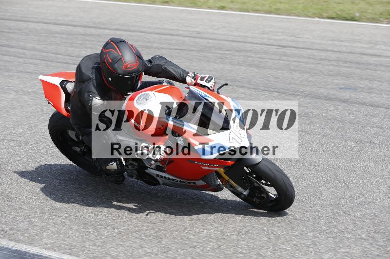 Archiv-2025/27 12.06.2025 Ducati Schweiz Trackday Warmup  ADR/gruen-vert/15